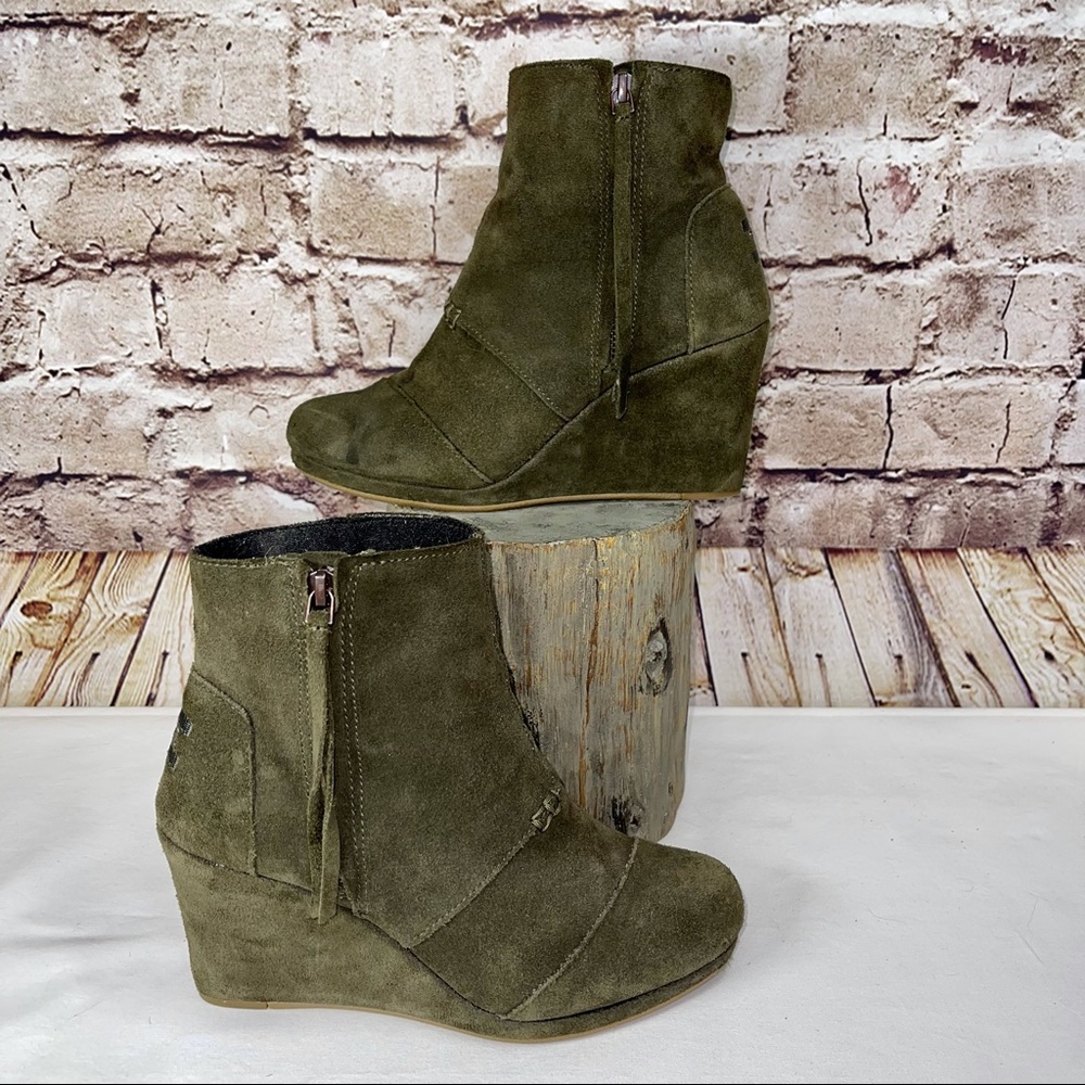 TOMS DESERT WEDGE HIGHS BOOTIES BOOTS SUEDE